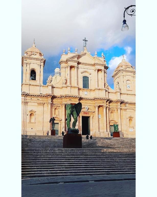 La Casa In Piazza Villa โนโต ภายนอก รูปภาพ